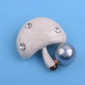 Broche champignon mignonne, motif marbre blanc, cristaux et grande perle grise - Forme de Champignon / Grand / Blanc