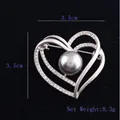 Dettaglio ravvicinato della spilla a cuore argento con misure 3,5cm e peso di 8,3g - Cuore