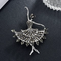 Eleganter Ballerina-Anstecker mit grauen Strasssteinen auf einer Silberlegierung - Schwarz