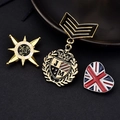 Détail de broches en métal de style vintage avec étoile dorée et motifs de drapeau - Ensemble de 3 pièces
