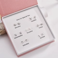 S925 Silberne Ohrstecker Set für 7 Tage mit Herz und Blumen in einer rosa Geschenkbox - Vogel Musiknote Set (Option C) - Ohne Geschenkbox
