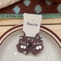 Détail de deux élastiques à cheveux ours en peluche marron avec broderie fine - 【6】Chouchou Ours Marron