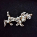 Elegant gold-tone dachshund brooch encrusted with rhinestones and white pearls - Dog