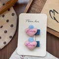Fermagli per capelli rosa a forma di cuore lavorato a maglia con ricamo Love e pompon blu - Molletta A Becco D'Anatra Rosa Cuore