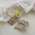 Détails des barrettes à carreaux en tissu violet avec bordure en dentelle blanche - Nœud Froncé Jaune