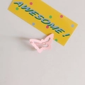 Barrette papillon rose avec finition mate gommée pour enfants et filles - Design Papillon / Rose
