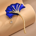 Spilla elegante a foglia di ginkgo con finitura blu opaca e zirconi scintillanti dorati - Blu Con Foglie