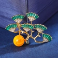 Broche arbre en pin raffinée avec cristaux émeraude et perle d'eau douce naturelle - Vert