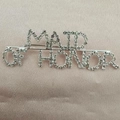 Ασημένια καρφίτσα Maid of Honor με κρύσταλλα για γάμους σε ροζ σατέν φόντο - Στυλ Γράμματος Maid Of Honor / Κυρία των Τιμών