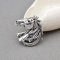 Exquisite Pferdekopf Brosche aus Vintage Silberlegierung mit realistischer Mähne - Pferdekopf-Stil / Silber