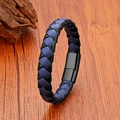Detail eines blau-schwarzen Lederarmbands mit mattem Magnetverschluss aus Stahl - Schwarz/Blaues Leder Mit Schwarzem Verschluss (Stil 5)