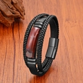 Détail du bracelet multicouche en cuir avec pierre marron rouge et fermoir magnétique - Style Agate Brun Rougeâtre