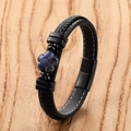 Detail des Lederarmbands mit blauer Blumenstein und Magnetverschluss aus Stahl - 19cm / Schwarz-D