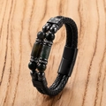 Detail van de dubbellaagse zwart lederen herenarmband met natuursteen en magneetsluiting - Donkergroene Steen Gevlochten Stijl (JROSL076-F)