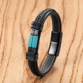 Detail van de zwarte lederen gevlochten herenarmband met turquoise stenen en sluiting - Turquoise Stijl (Stijl-K)