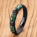 Detalle macro de pulsera de cuero para hombre con piedras verdes y cierre magnético - 19cm / Aventurina (Estilo-C)