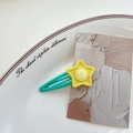 Bonita horquilla de estrella color caramelo amarillo con clip verde menta para niñas - Estrella Amarilla