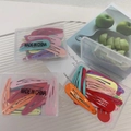 Fermagli per capelli colorati in metallo a goccia in scatola trasparente per ragazze - Color Caramella Multicolore (NK305)