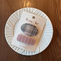 Two-piece set with a pink ribbed hair clip and a vintage plaid woolen oval hair clip - Plaid Oval And Pink