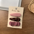 Set de 3 horquillas coreanas de tela a cuadros y flores para niñas en cartón de venta - Estilo Plisado Rosa