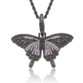 Detailopname van de zwarte vlinderhanger met roze zirkonia op een stevige touwketting - Zwart Paars