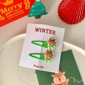 Cute Christmas reindeer hair clips with green metal base and bows on display card - Bear Style