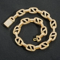 Collana hip hop oro 15mm con maglie a S ghiacciate e chiusura quadrata su sfondo nero opaco - Bracciale (circa 18cm) / Oro