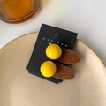 Par de pinzas para el pelo abovedadas amarillo brillante con terciopelo marrón - Amarillo