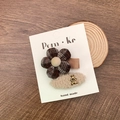 Lot de barrettes fleur à carreaux et ours en peluche tons crème café sur carton - Fleur Et Ovale