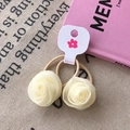 Set di due elastici per capelli con rose in pizzo crema e fasce elastiche fatte a mano - Giallo