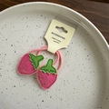 Élastique à cheveux pour enfant avec fraises en tissu rose et points dorés - Élastique Fraise