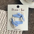 Set mit zwei hellblauen Spitzen-Haarspangen für Mädchen handgefertigt auf Karte - Blaue Spitze Schleife
