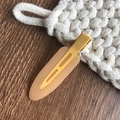 Pinza para el pelo minimalista de resina ámbar en forma de hoja con base amarillo jengibre - Naranja y Amarillo