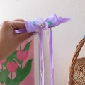 Pince à cheveux nœud violet avec fleurs, perles et longs rubans pour filles - Série Violette