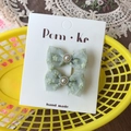 Par de pinzas para el cabello con lazo de encaje verde claro y detalle de perla - Pinza para el pelo verde