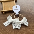 Two-piece set of white lace bow hair ties with hollow heart patterns on elastic bands - Golden Thread Bow / Two-Piece Set