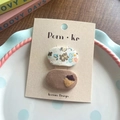Floral print and acorn embroidery oval fabric hair clips set on display card - Brown Chestnut (5466413236769)