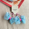 Lot de deux élastiques à cheveux à fleurs bleues et bande rose sur support cartonné - Lot de 2 / Chouchou à Fleurs Bleues