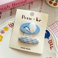 Set de barrettes en tissu bleu avec broderie cygne et motif à carreaux classique - Broderie de Cygne Bleu