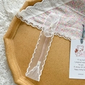 Bandeau charmant en dentelle blanche pour enfants avec broderie florale et bords festonnés - Style Fleur de Lotus