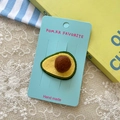 Fermaglio per capelli ad avocado lavorato a mano su un biglietto regalo blu - Fermaglio Avocado