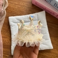 Serre-tête couronne blanc crème avec paillettes colorées et strass en forme de cœur - Couronne Beige