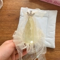 Mini chapeau d'anniversaire jaune pâle avec voile en tulle et couronne de strass - Chapeau d'Anniversaire Abricot
