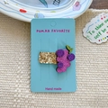 Barrette à cheveux raisins violets pailletés faite main pour filles sur carte bleue - Forme de Raisin / Raisin Violet
