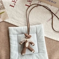 Collana con ciondolo a forma di orsetto lavorato a maglia marrone e fiocco di tulle - Grande Orso
