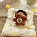 Élastique à cheveux fleur en velours marron pour filles avec texture en velours côtelé - Fleur Brun Foncé