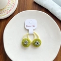 Lot de deux élastiques à cheveux fleurs tricotées vert herbe avec centre gris sur carte - Fleur Verte