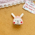 Broche lapin en tissu avec motif fraise pour enfants, accessoire peluche fait main - Style Lapin Fraise