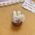 Broche lapin en tissu marron faite main avec nœud en dentelle et oreilles étoilées - Style Lapin avec Nœud