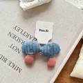 Dettaglio di elastici per capelli a fungo fatti a mano in tessuto vichy blu e pois - Elastico per Capelli Fungo Scozzese Blu-Verde